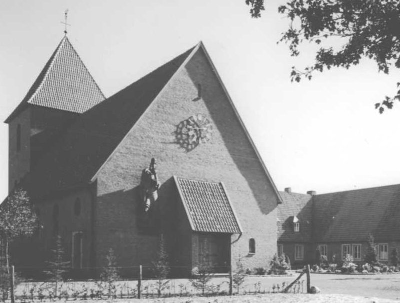 Die Kirche St. Christophorus mit Kindergarten